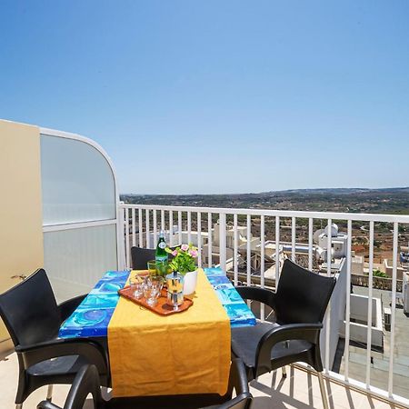Summer Breeze Apartment With Panoramic Terrace - By Getawaysmalta Mellieħa Dış mekan fotoğraf