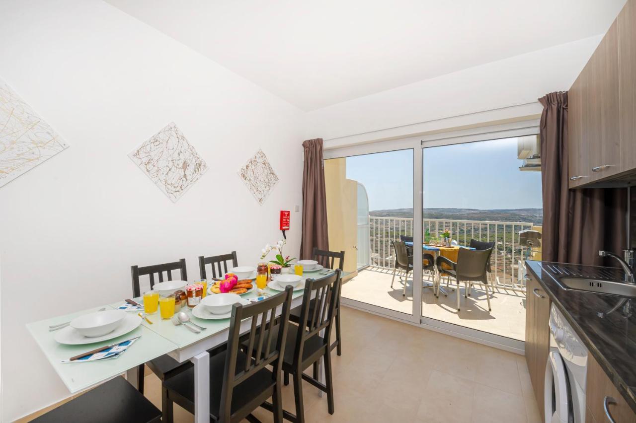 Summer Breeze Apartment With Panoramic Terrace - By Getawaysmalta Mellieħa Dış mekan fotoğraf