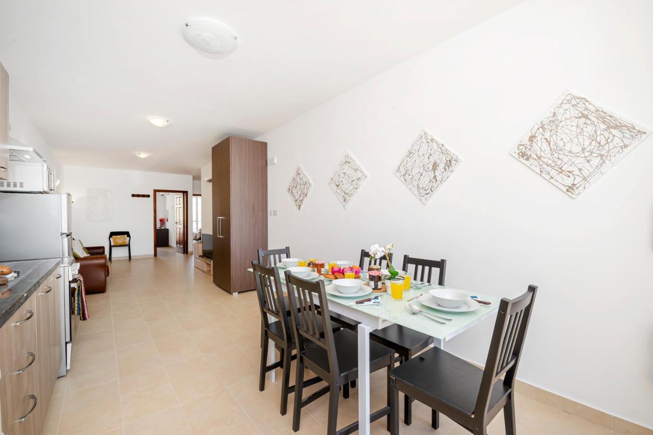 Summer Breeze Apartment With Panoramic Terrace - By Getawaysmalta Mellieħa Dış mekan fotoğraf