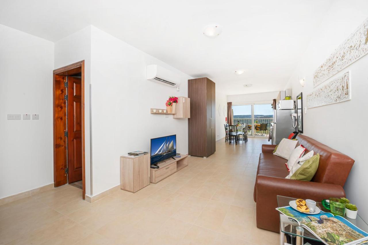 Summer Breeze Apartment With Panoramic Terrace - By Getawaysmalta Mellieħa Dış mekan fotoğraf