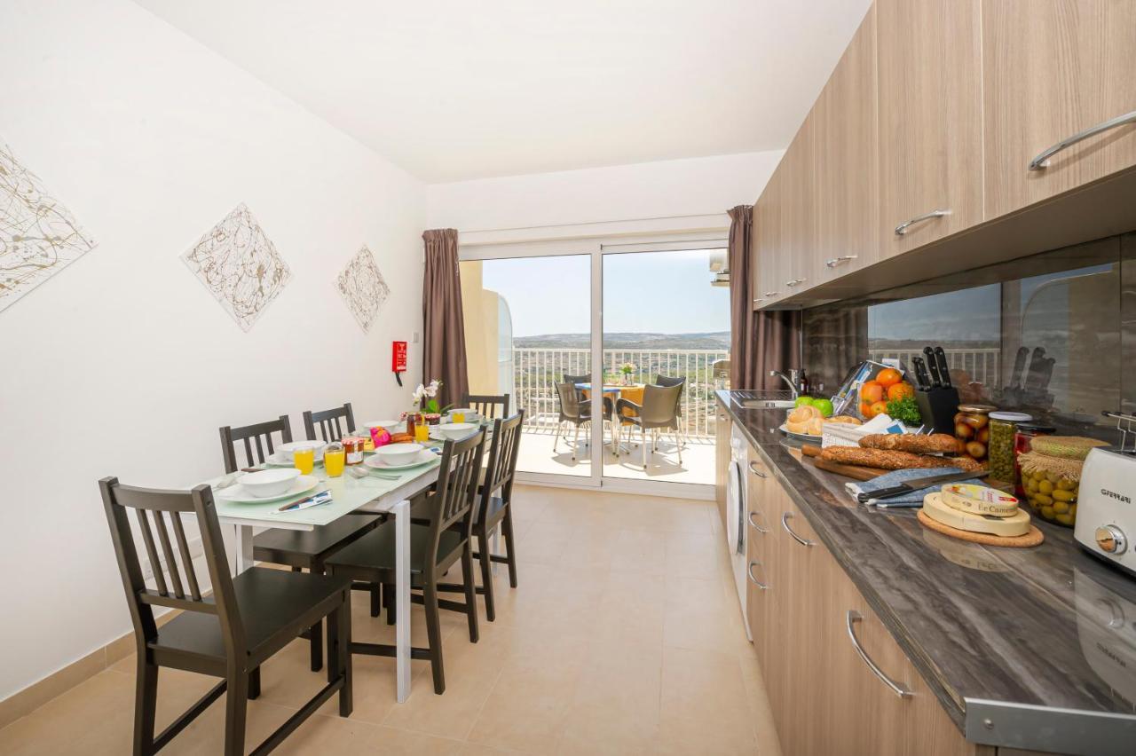 Summer Breeze Apartment With Panoramic Terrace - By Getawaysmalta Mellieħa Dış mekan fotoğraf