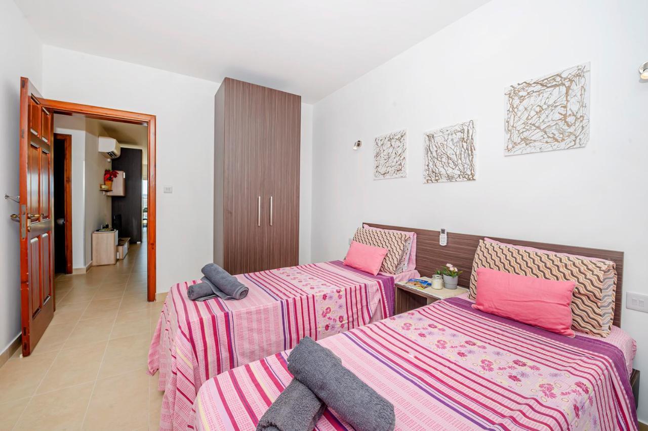 Summer Breeze Apartment With Panoramic Terrace - By Getawaysmalta Mellieħa Dış mekan fotoğraf