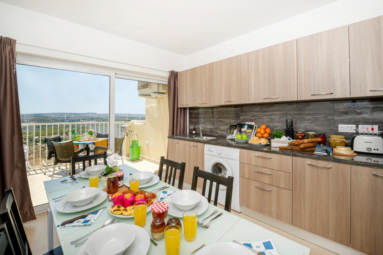 Summer Breeze Apartment With Panoramic Terrace - By Getawaysmalta Mellieħa Dış mekan fotoğraf