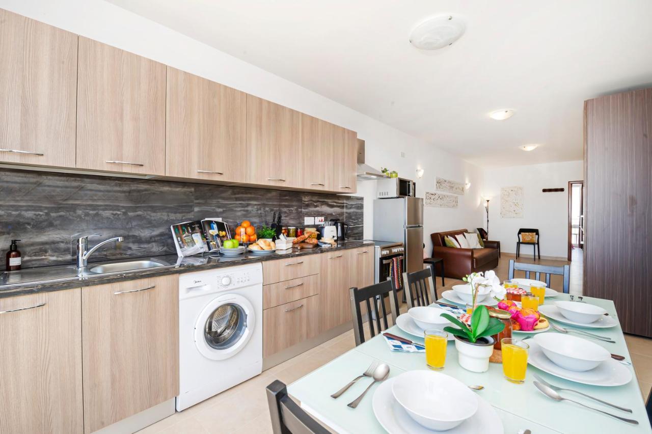 Summer Breeze Apartment With Panoramic Terrace - By Getawaysmalta Mellieħa Dış mekan fotoğraf