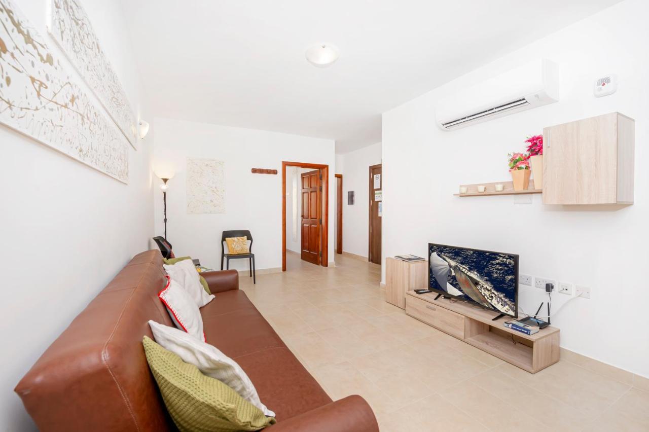 Summer Breeze Apartment With Panoramic Terrace - By Getawaysmalta Mellieħa Dış mekan fotoğraf